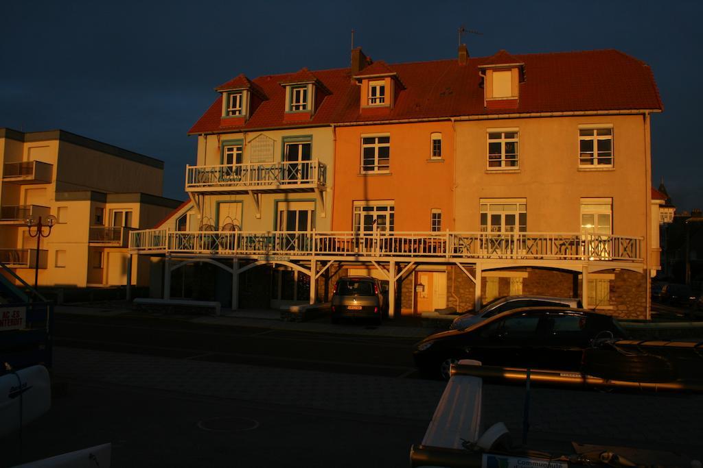 Villa Tremail - La Plage Au Pied De Votre Chambre Wimereux Exterior photo